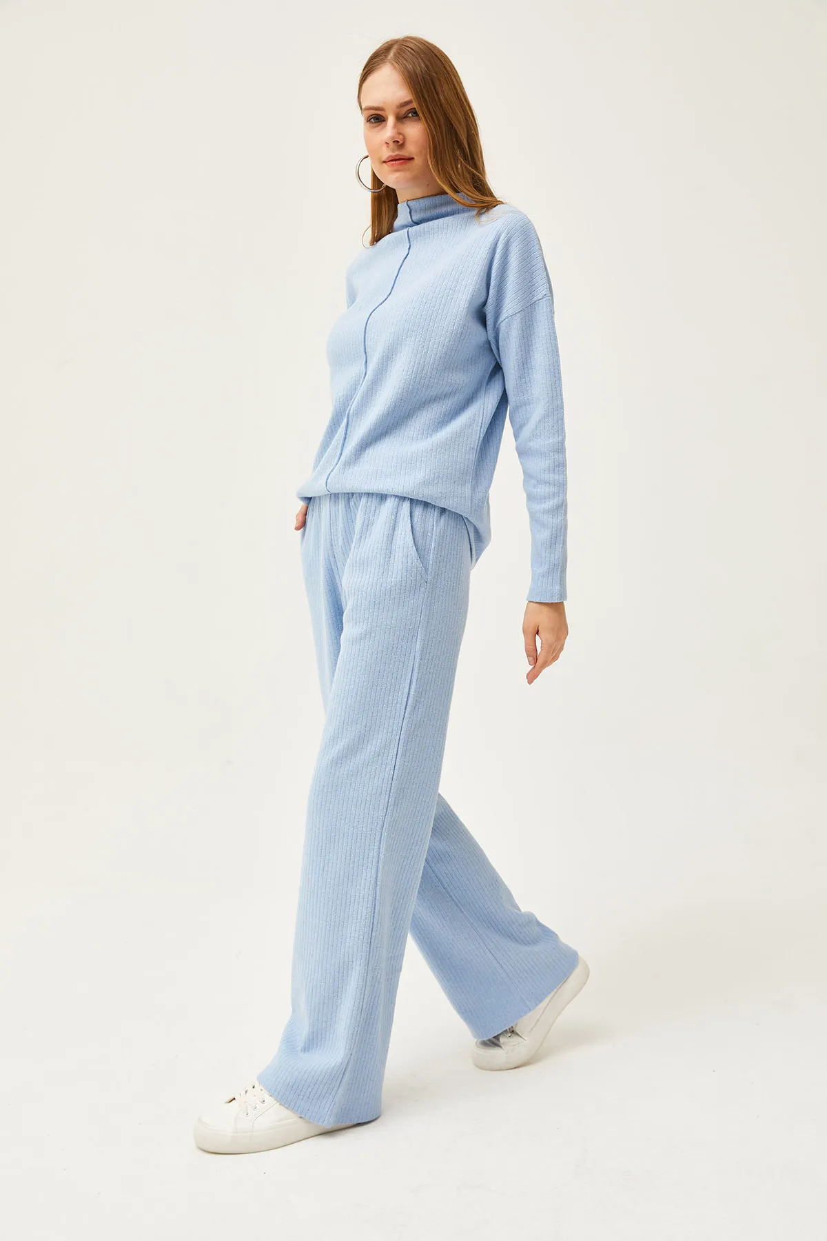 Olalook  Babyblauer Damenanzug mit Taschen, Hose, Oberteil, Stehkragen, Bluse, Stehkragen, TKM-19000254