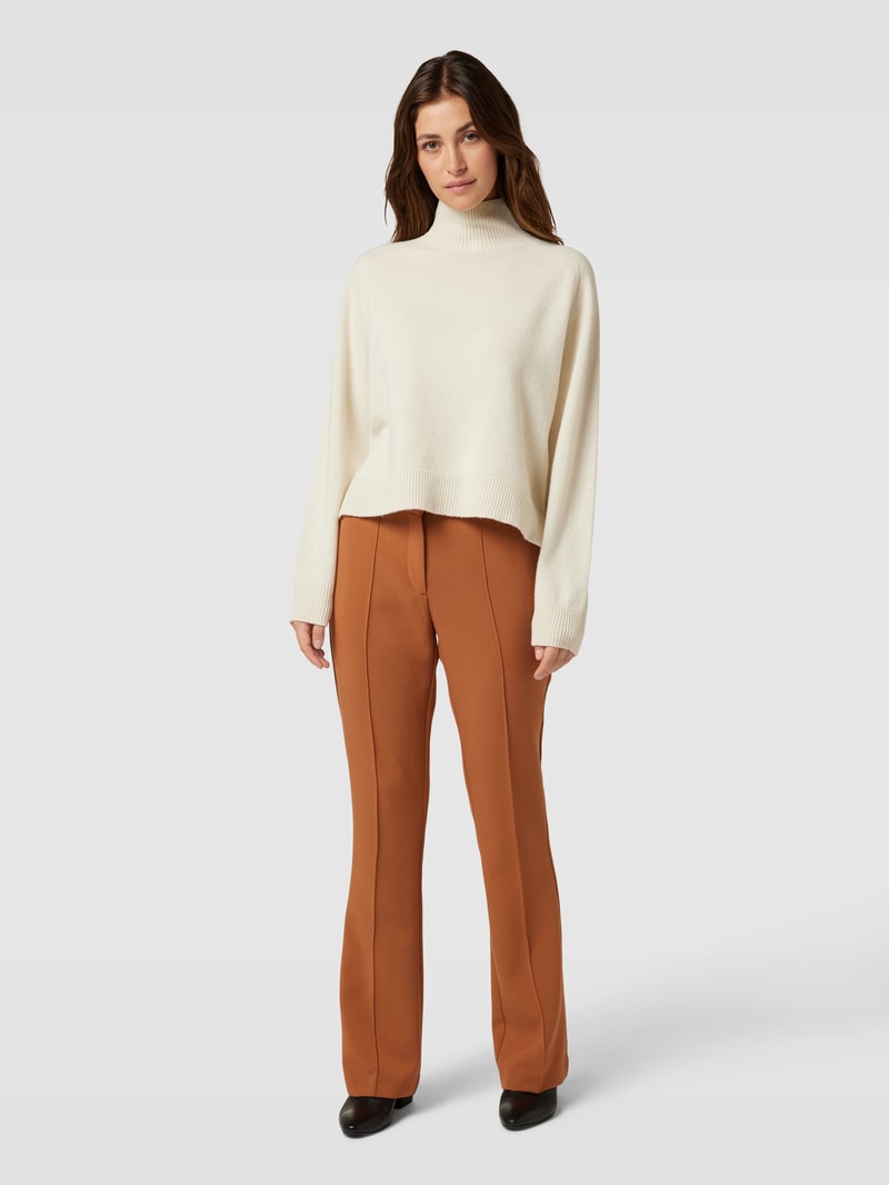 Stoffhose mit Bügelfalten in cognac