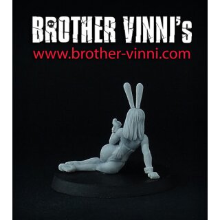 Bunny Lying (28 mm)