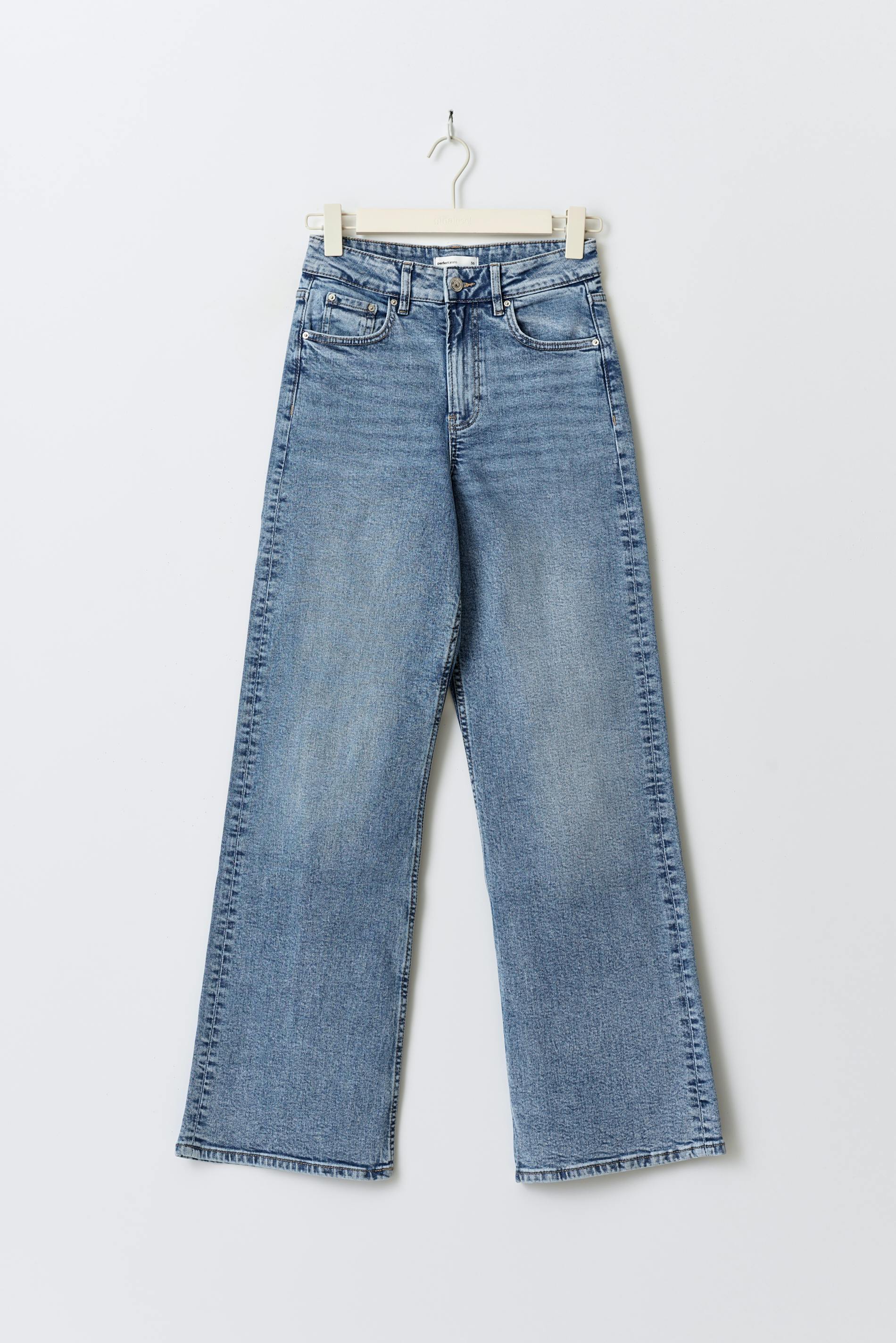Comfy wide jeans