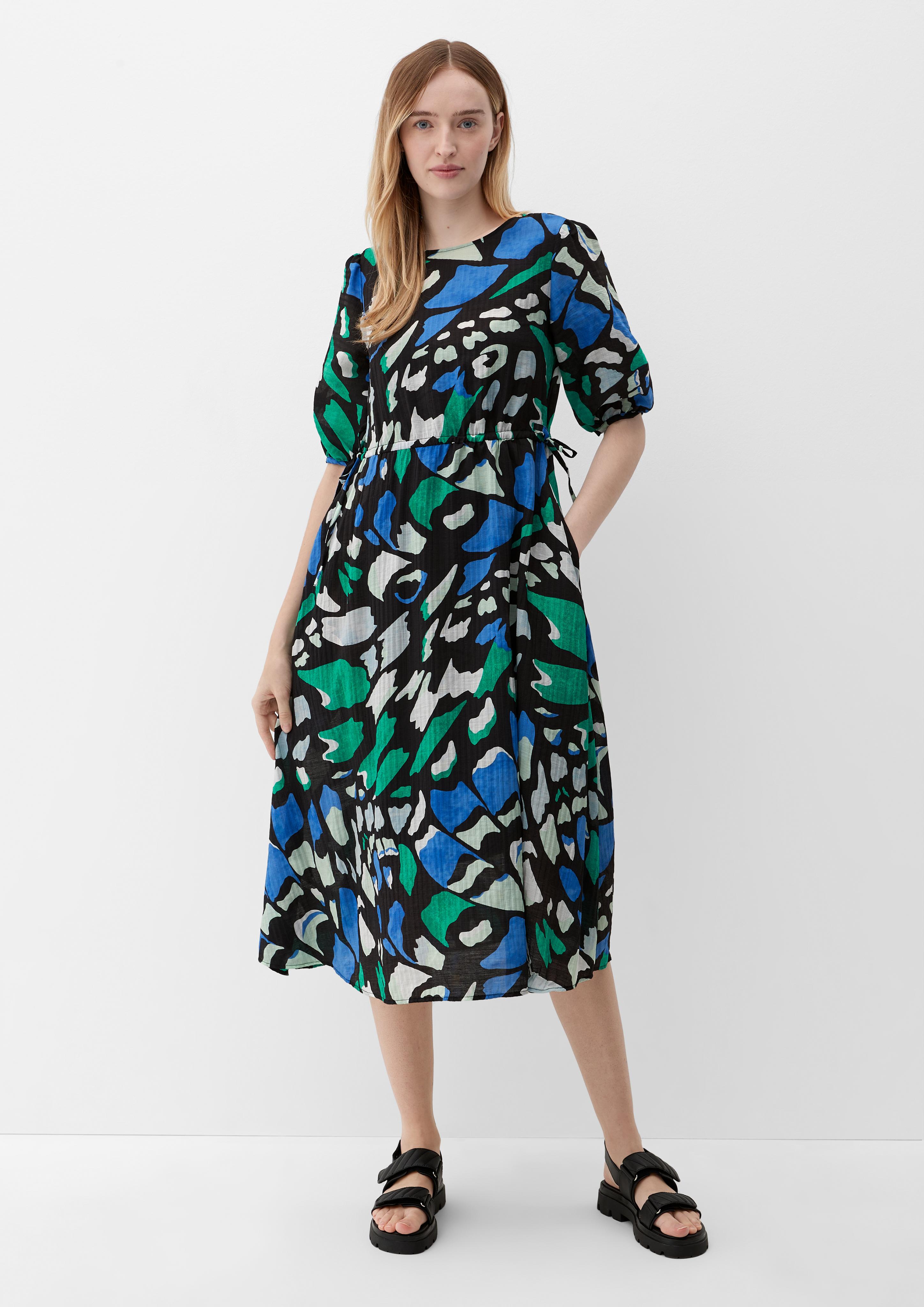 Viskosekleid mit Allover-Muster  2128417-99B0