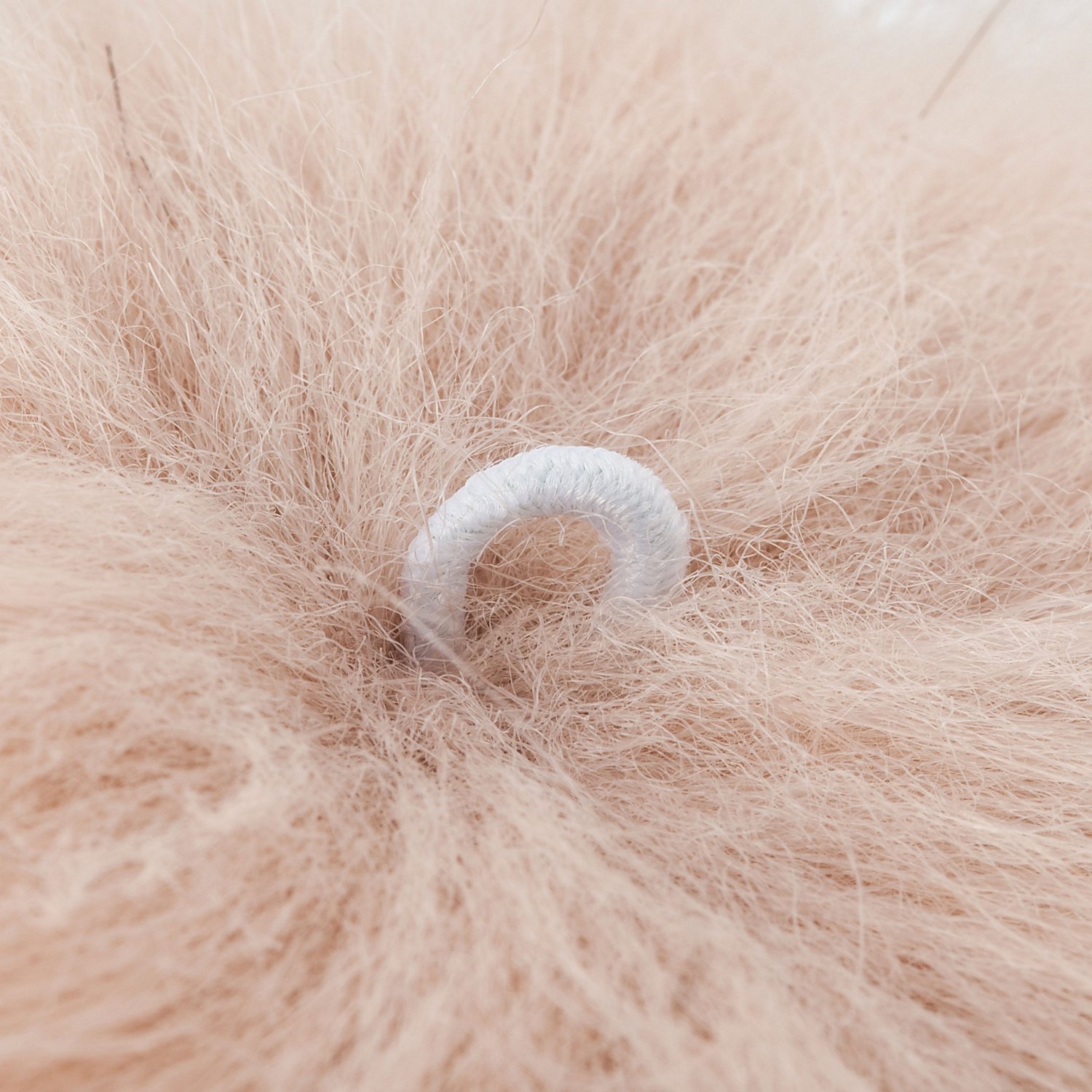 buttinette Fellimitat-Bommel, rosé, Größe: 12 cm Ø