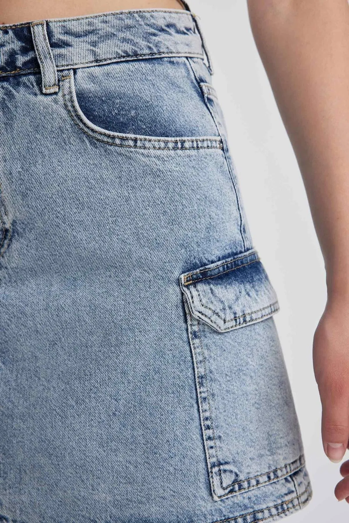 DeFacto  Jeans-Minirock im Cargo-Stil, 100 % Baumwolle A7112ax23hs