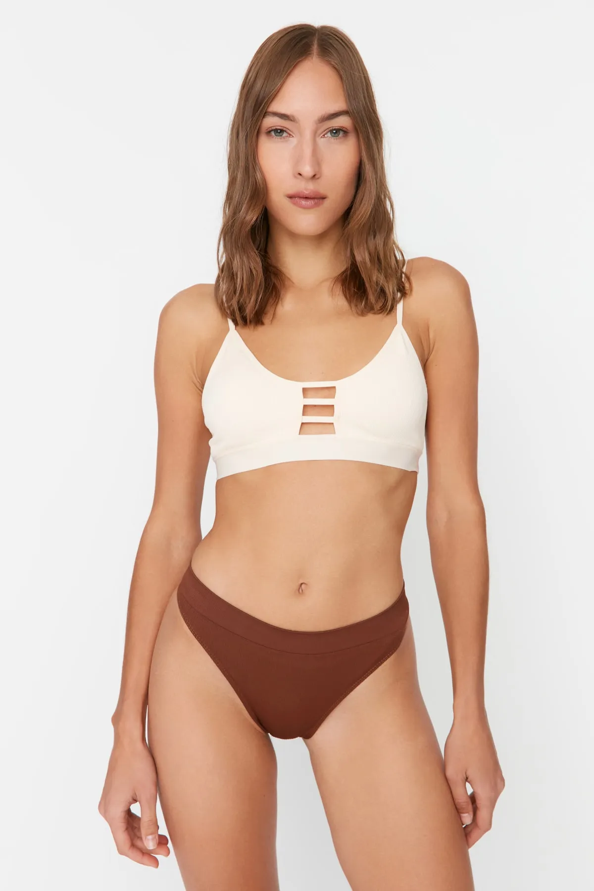 Trendyol Collection  Braun-Nude 2er-Pack nahtlose/nahtlose Tanga-Strickhöschen THMAW23KU00139