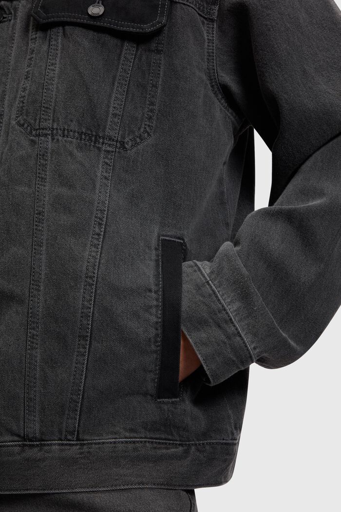 Truckerjacke aus Denim im Oversize-Look