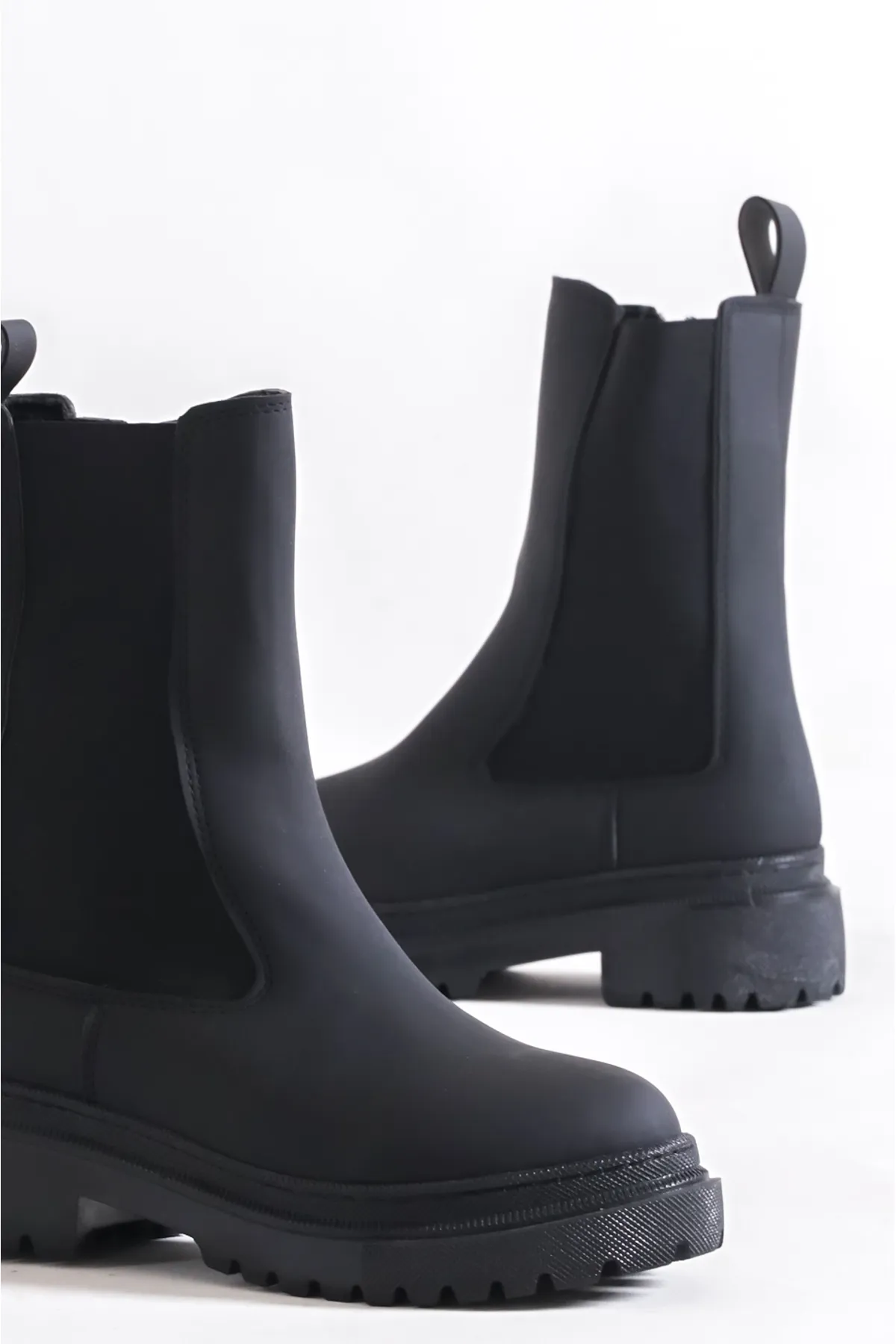 Capone Outfitters  Damenstiefel mit Trak-Sohle und elastischen Seiten