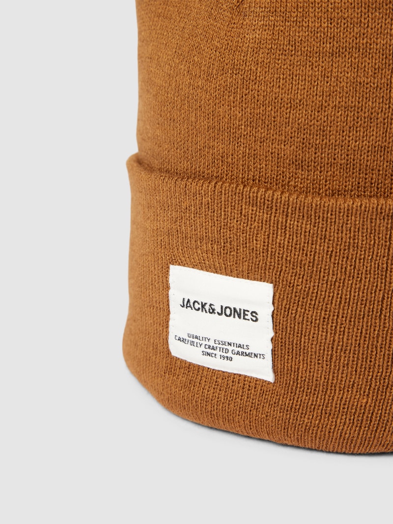 Beanie in unifarbenem Design mit breitem Umschlag in camel