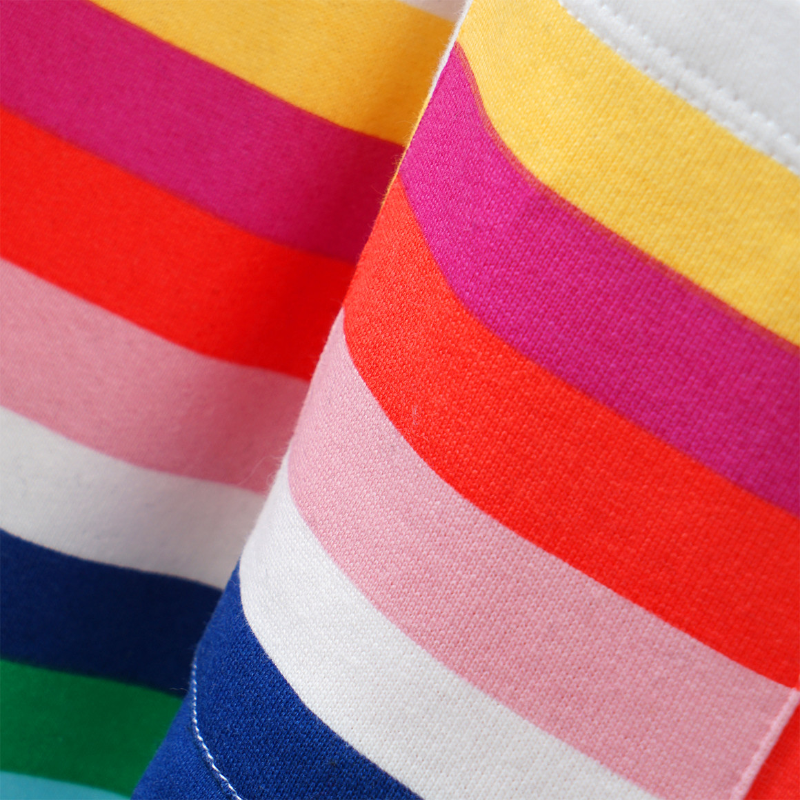 Mädchen Sweatkleid in bunten Regenbogenfarben