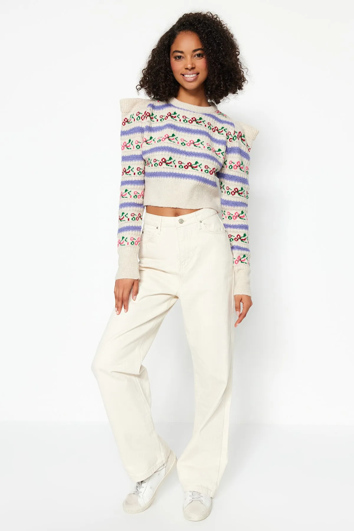 Trendyol Collection  Steinfarbener Strickpullover mit Rundhalsausschnitt und selbstgemustertem Muster TWOAW24KZ00211