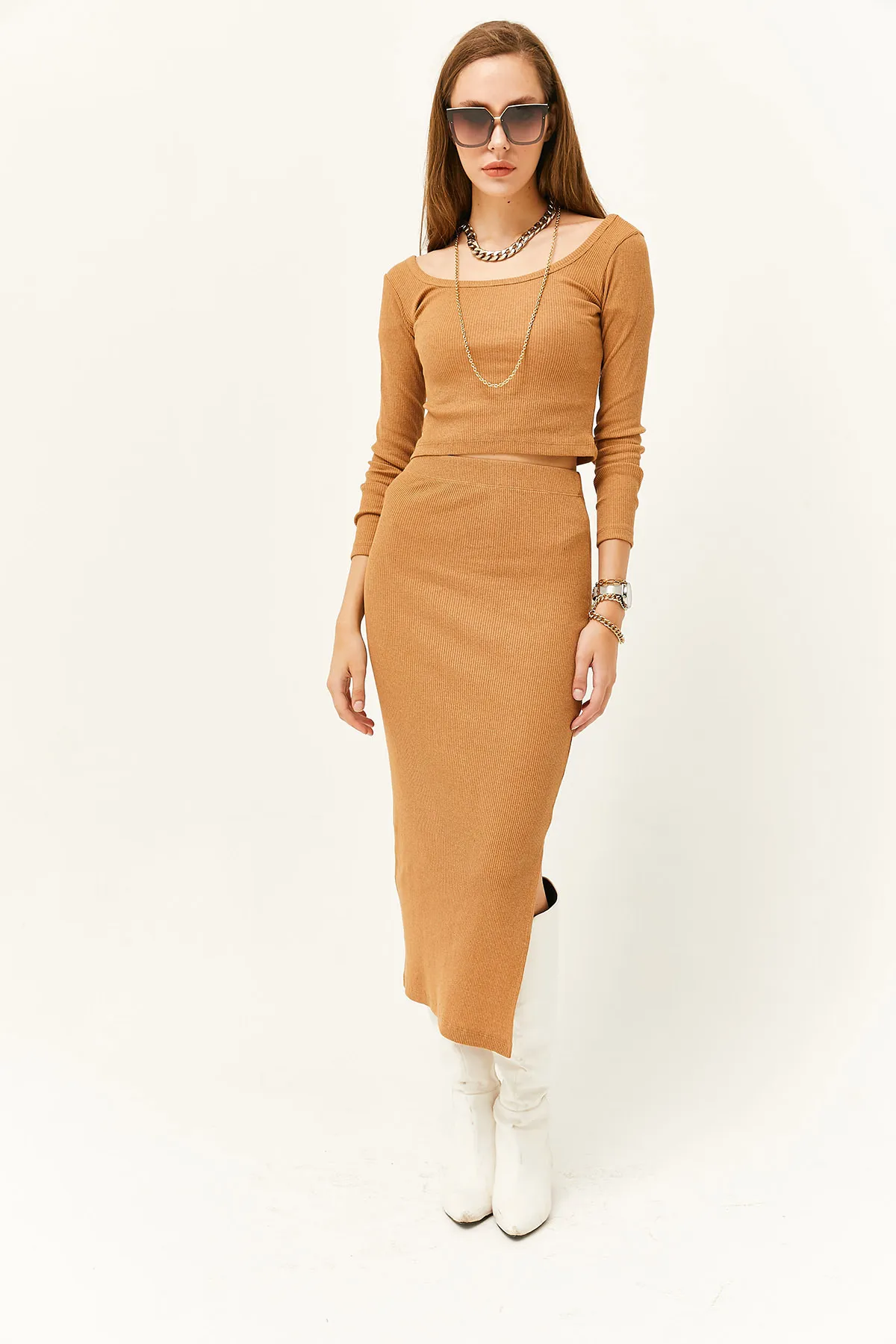 Olalook  Damen Kamelfarbenes Set mit offenem Kragen, Langarm, Bluse und Schlitzrock, TKM-19000224