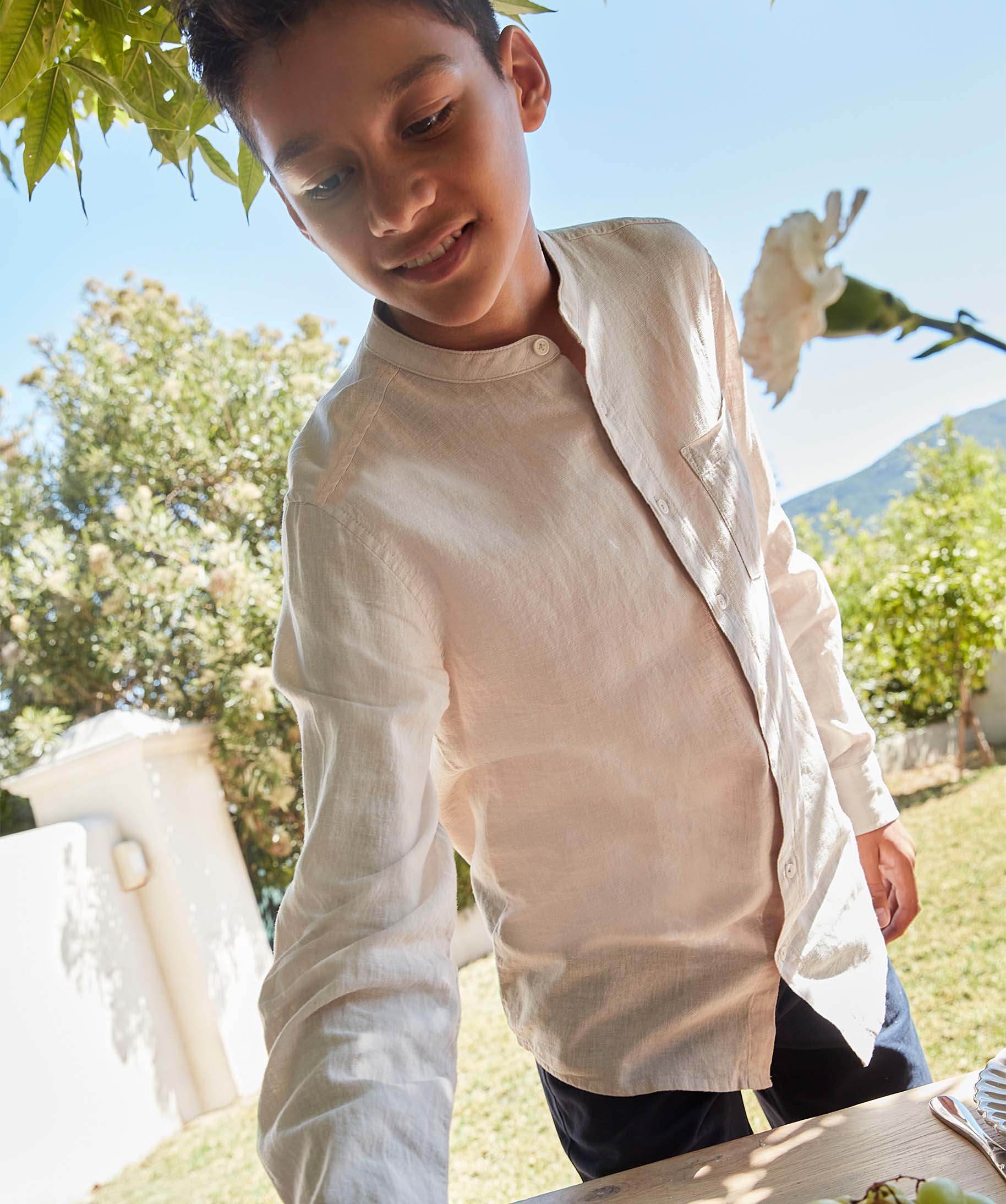 Chemise Garçon unie à manches longues et col mao beige | GEMO