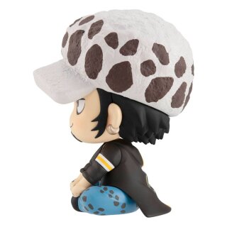One Piece Look Up PVC Statue - Trafalgar Law