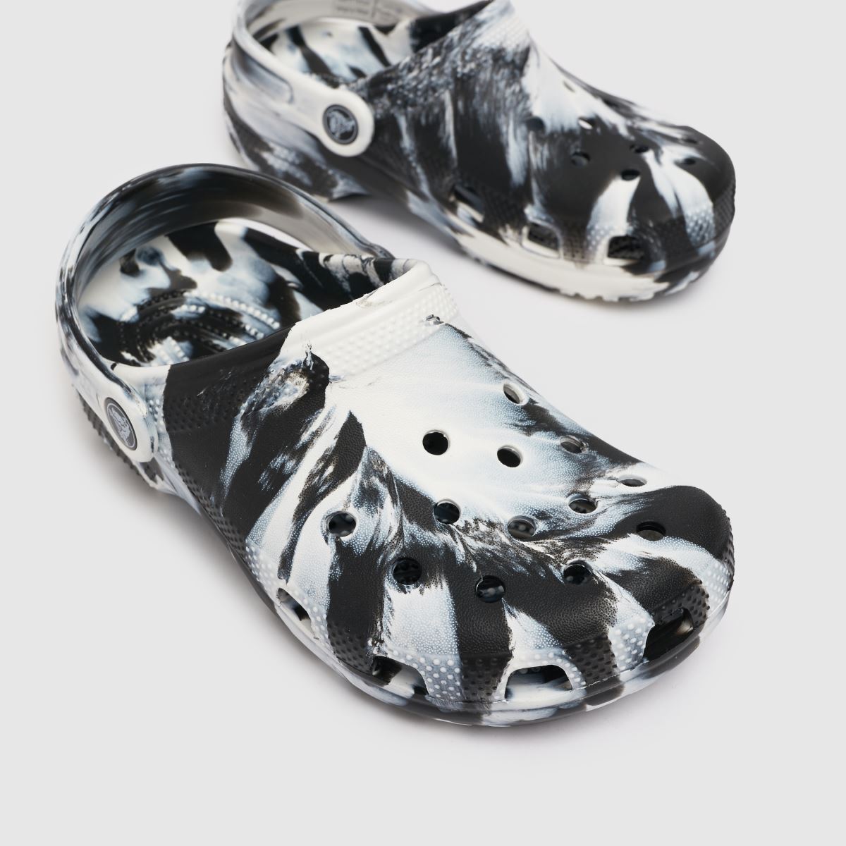 Crocs fekete-fehér klasszikus márvány klumpa lány junior szandál