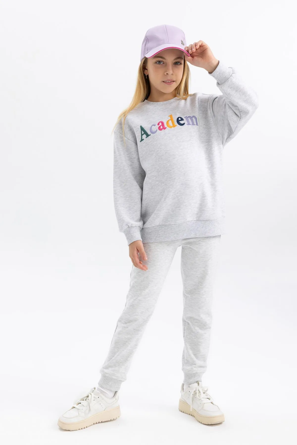 DeFacto  Sweatshirt mit Rundhalsausschnitt, bedruckt, weich, pelzig, dick, für Mädchen B4788a823wn