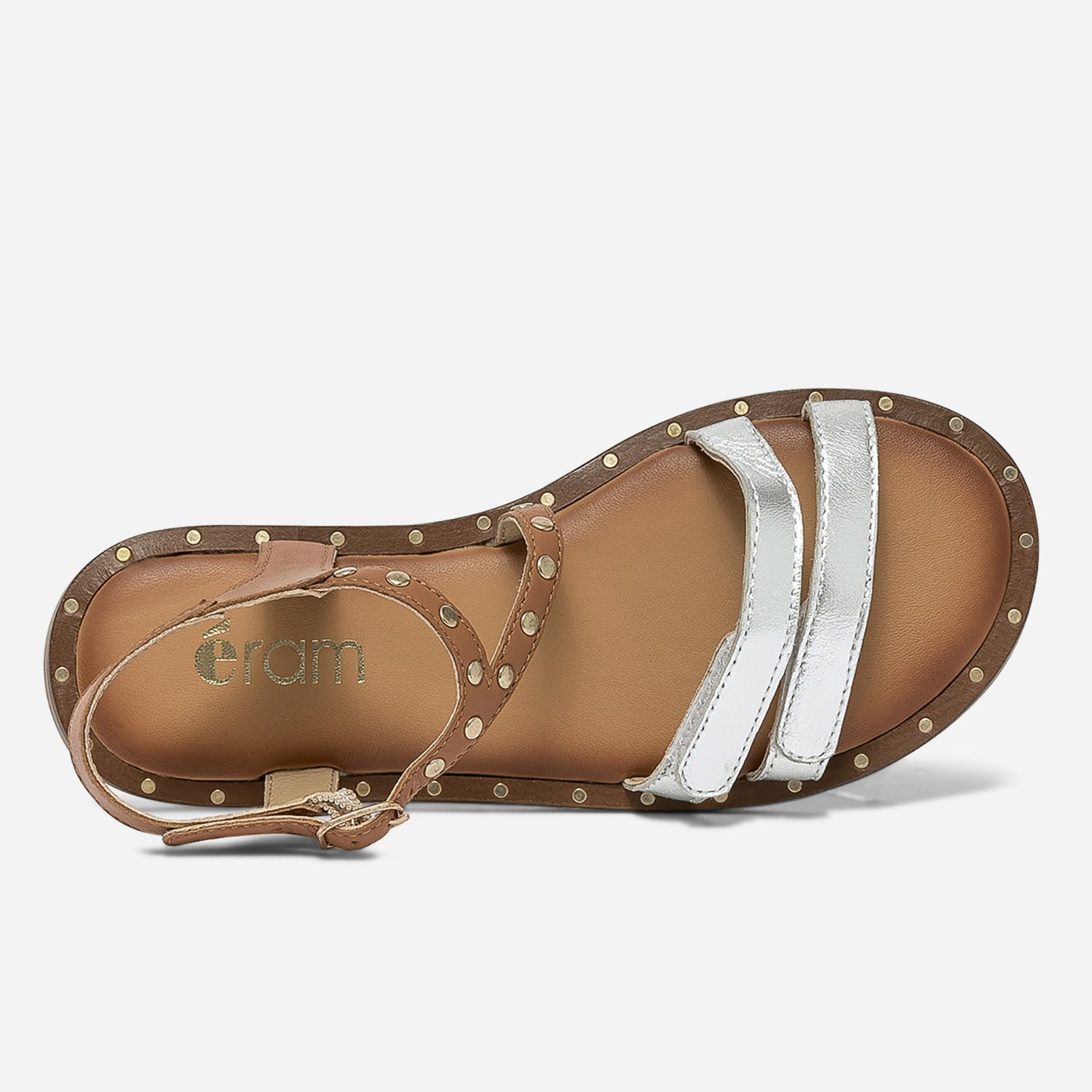 Sandale camel et argent en cuir clouté