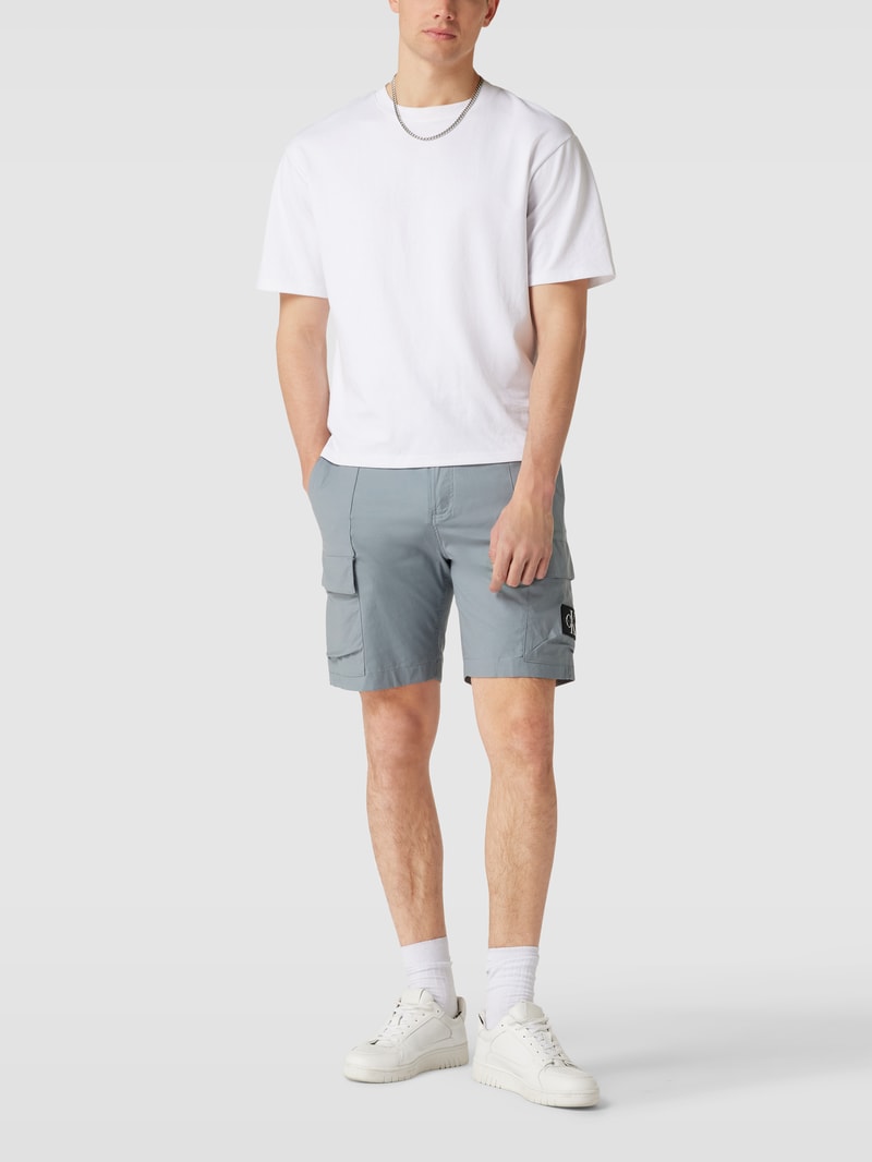 Cargoshorts mit Label-Stitching in mittelgrau