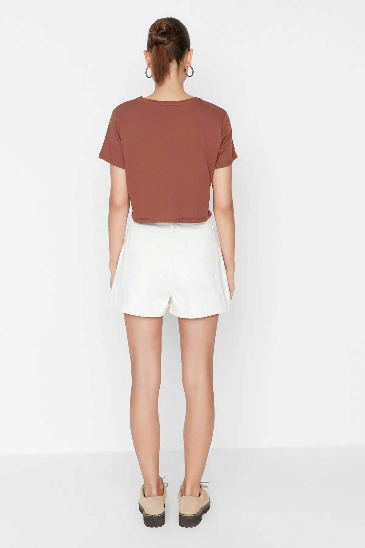 Trendyol Collection  Shorts - Ecru - Mittlerer Bund