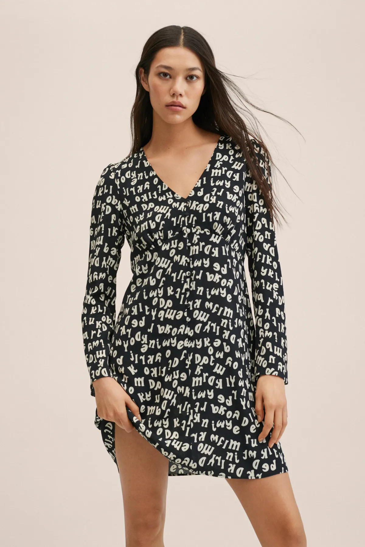 MANGO  27062516 Kleider und Overalls Schwarz