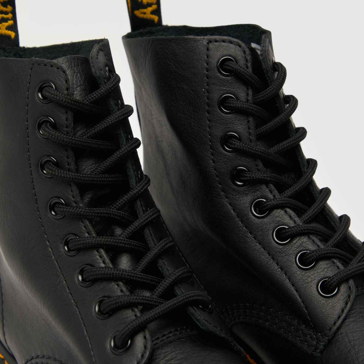 Dr. Martens 1460 Pascal csizma fekete színben