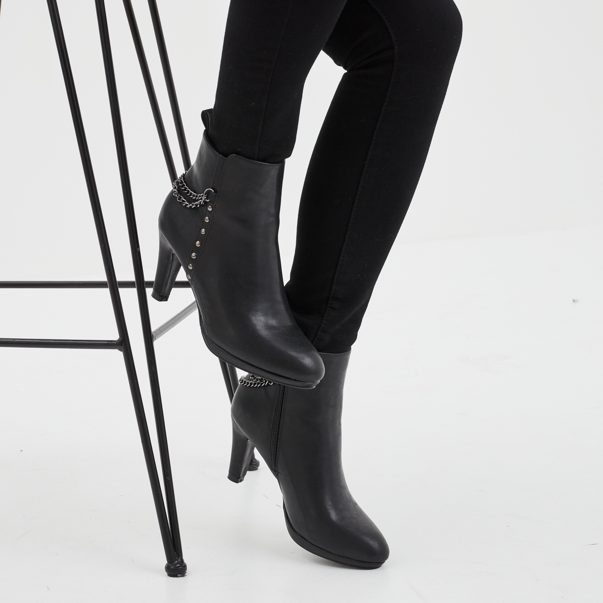 Bottines détails chaînes à talons noir femme | La Halle