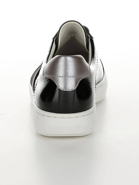 Schnürschuh mit Schaftrandpolsterung