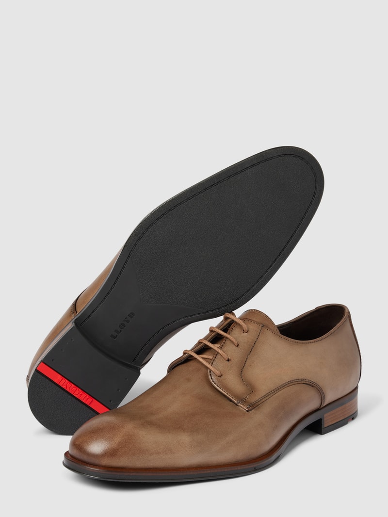Lederschuhe mit Schnürverschluss in beige