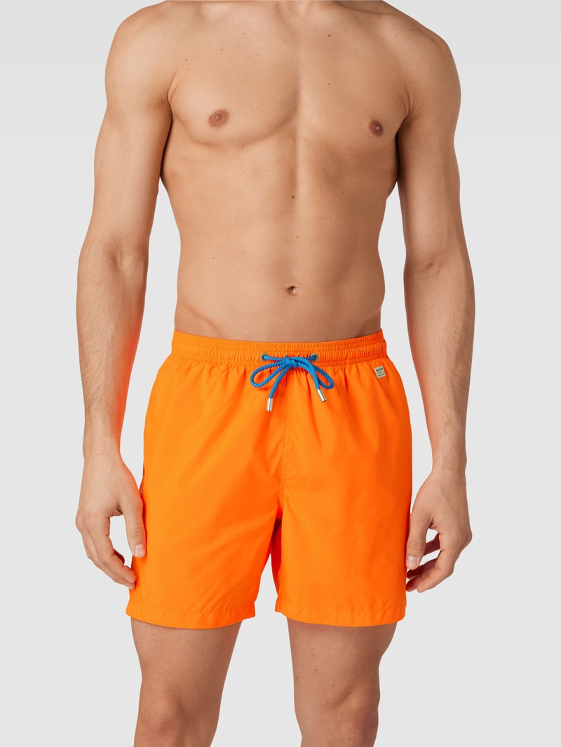 Badehose mit Label-Patch in neon orange