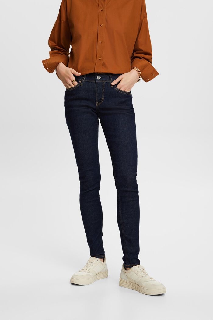 Recycelt: Skinny Jeans mit mittelhohem Bund