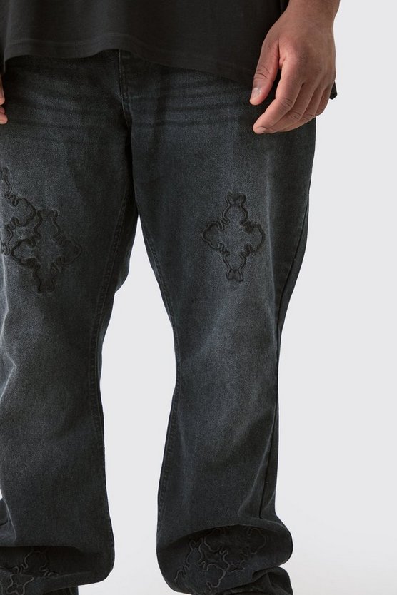 Plus Slim-Fit Schlagjeans mit Kreuz-Applikation