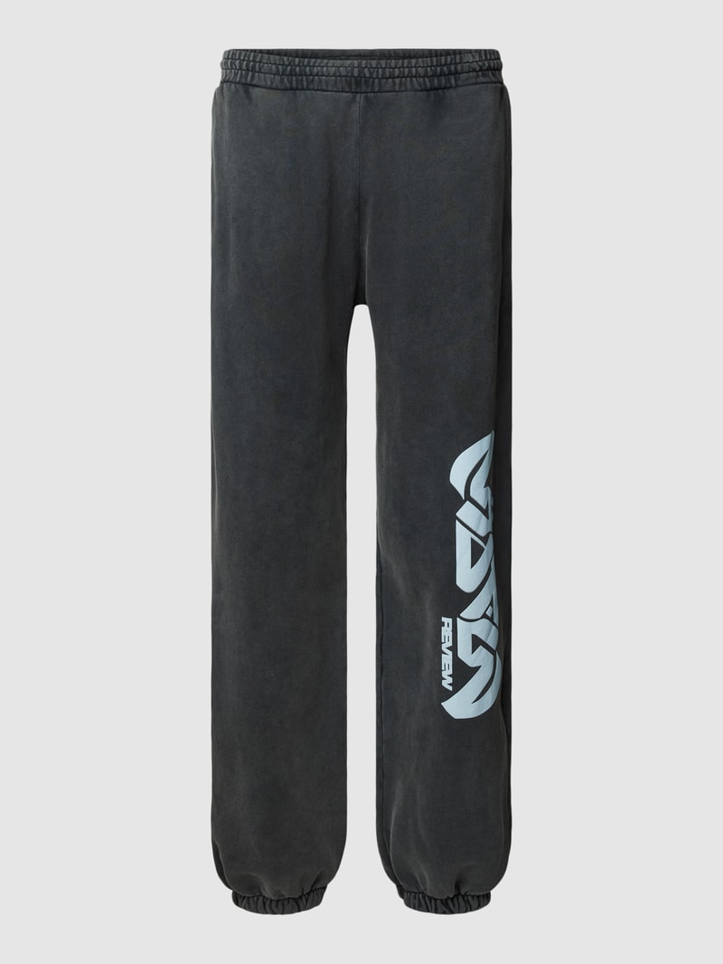 Sweatpants mit Label-Print Modell 'GOTHIC' - REVIEW x MATW in dunkelgrau
