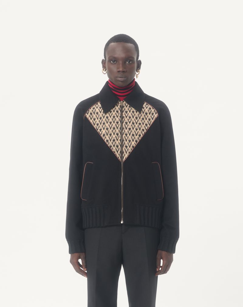 Valentino bomberjakke i uld og kashmir med drapering og indlagt V-hals med jacquardmotiv Toute La V
