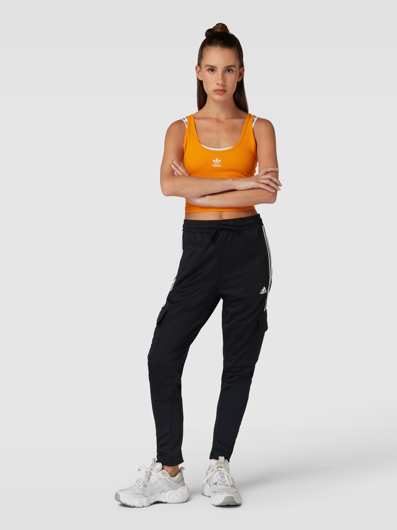 Sweatpants mit Cargotaschen in schwarz