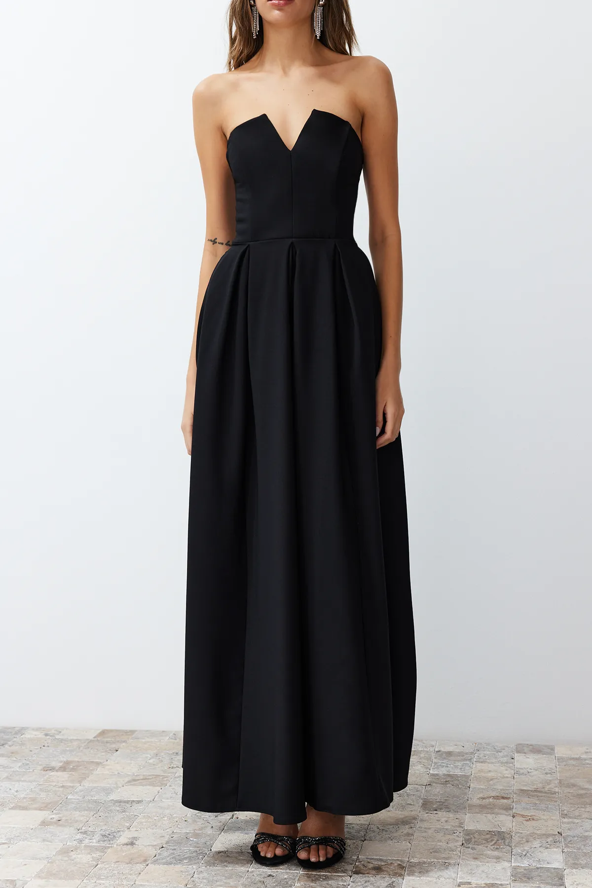 Trendyol Collection  Schwarzes gewebtes langes Abendkleid TPRSS24AE00118