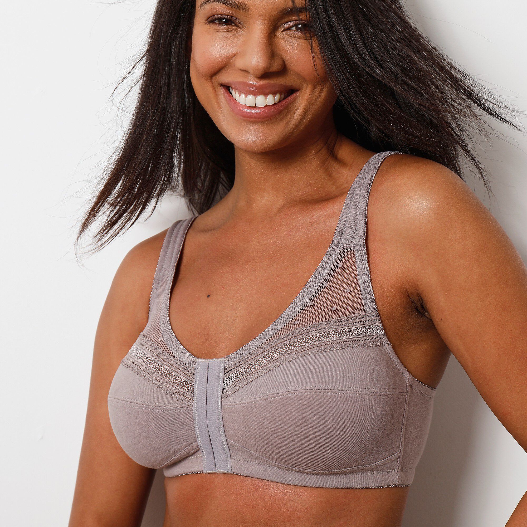 Soutien-gorge coton uni et plumetis ouverture devant