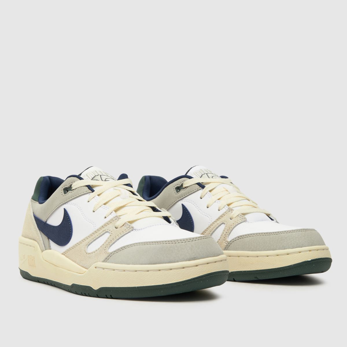 Nike – Full Force – Marinblå och vita sneakers