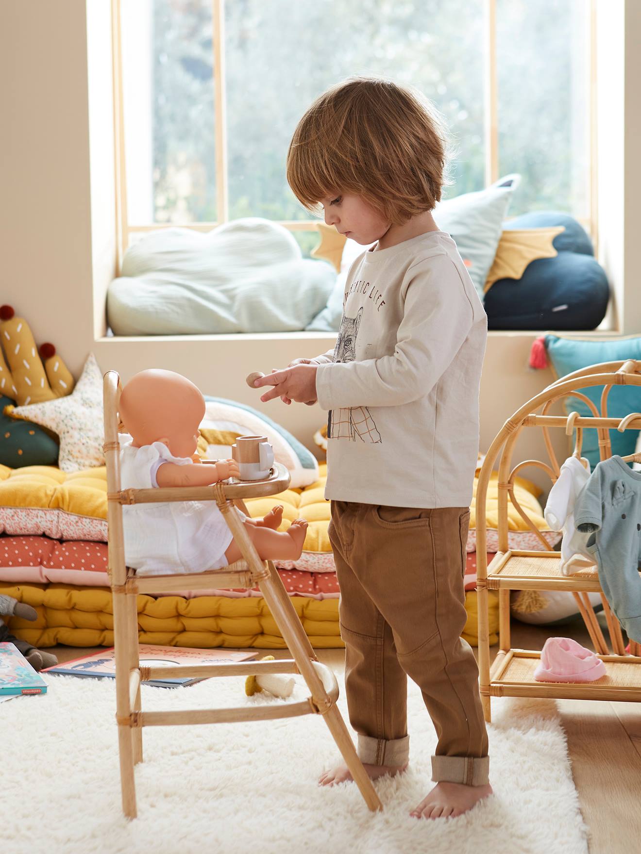 Chaise haute poupon en rotin beige