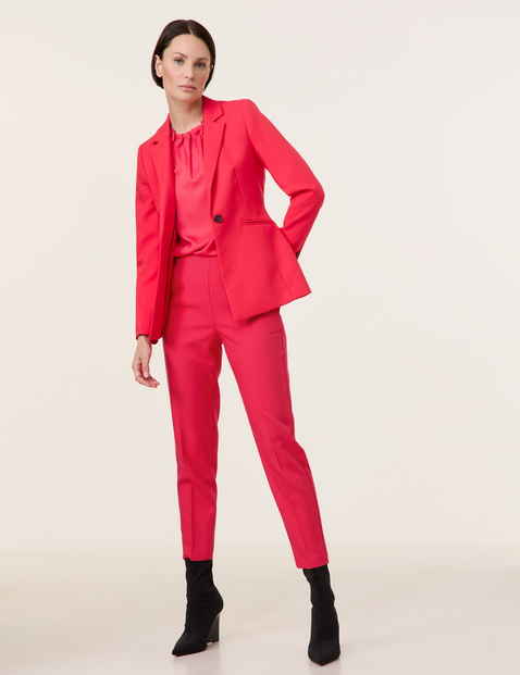 Taillierter Blazer mit Stitchings