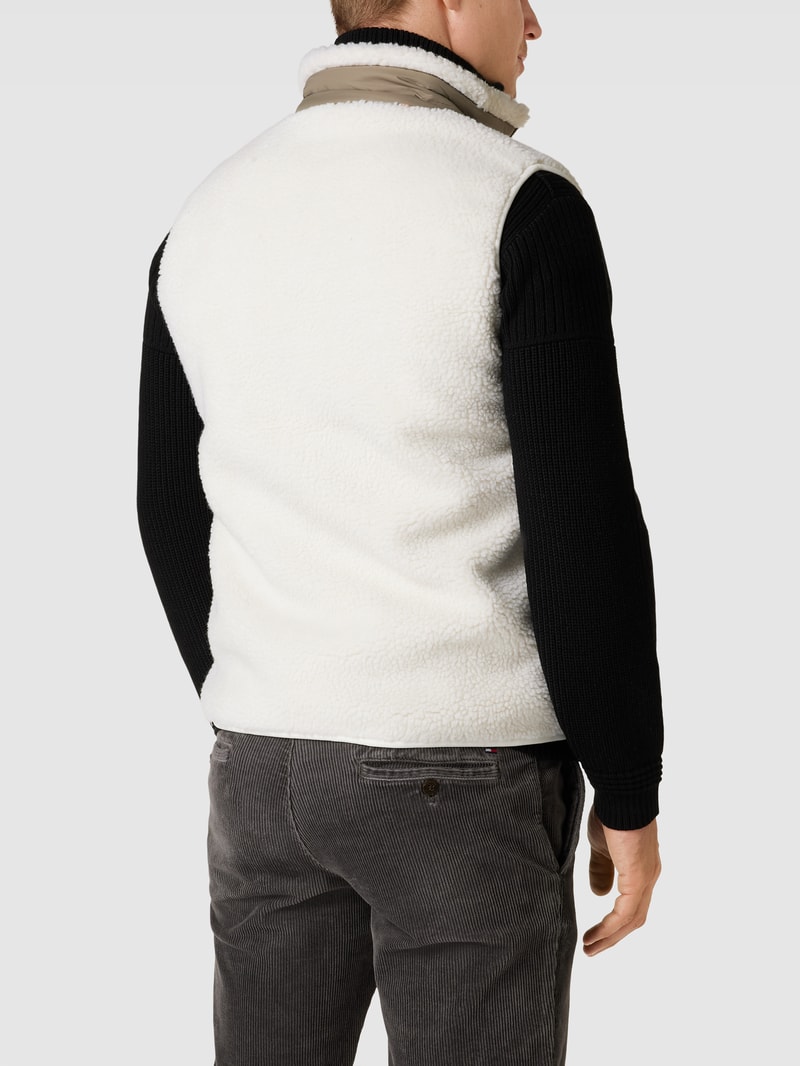 Weste mit Label-Patch Modell 'ISMAEL' in offwhite