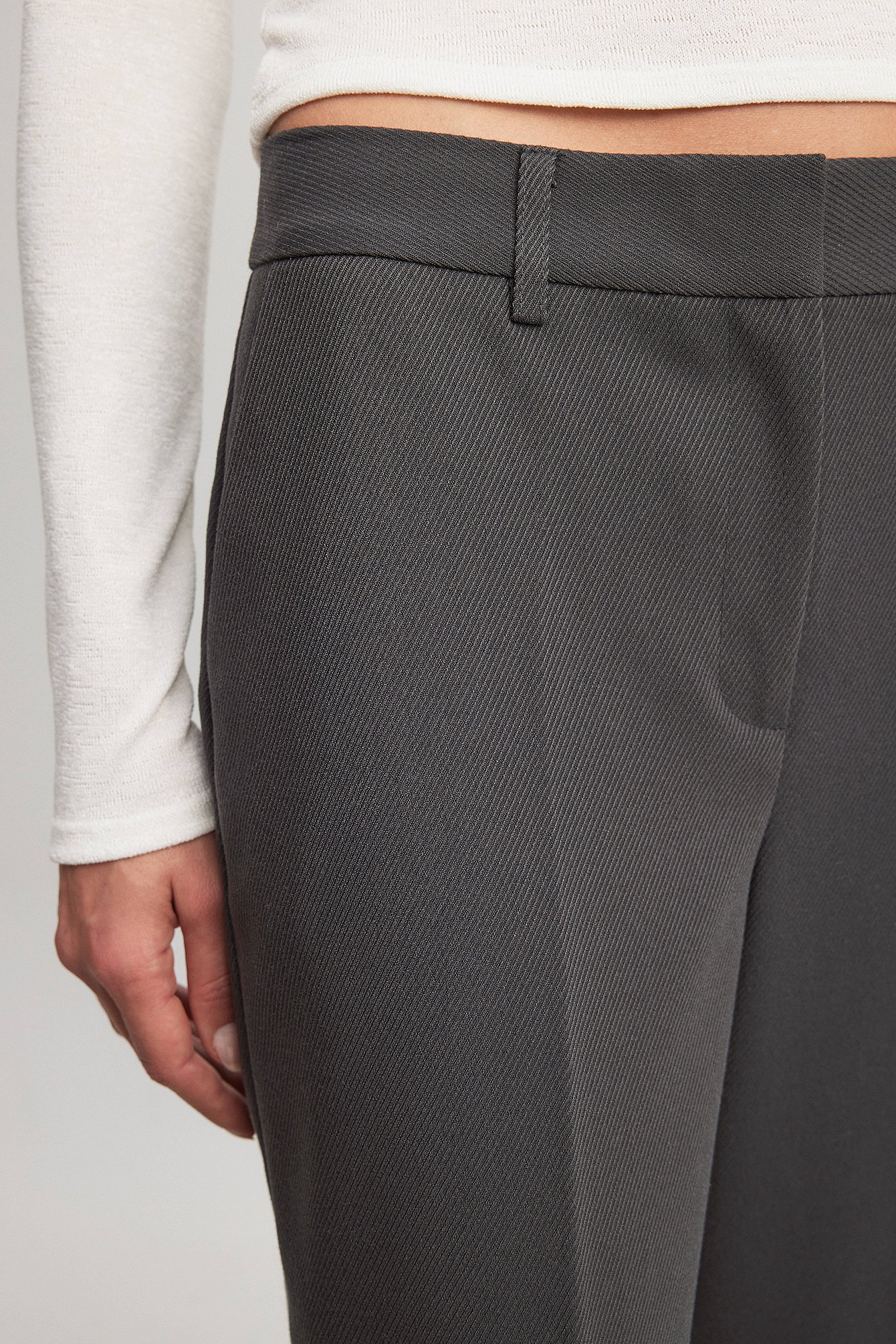 Krempelbare Twill-Anzughose mit mittlerer Taille