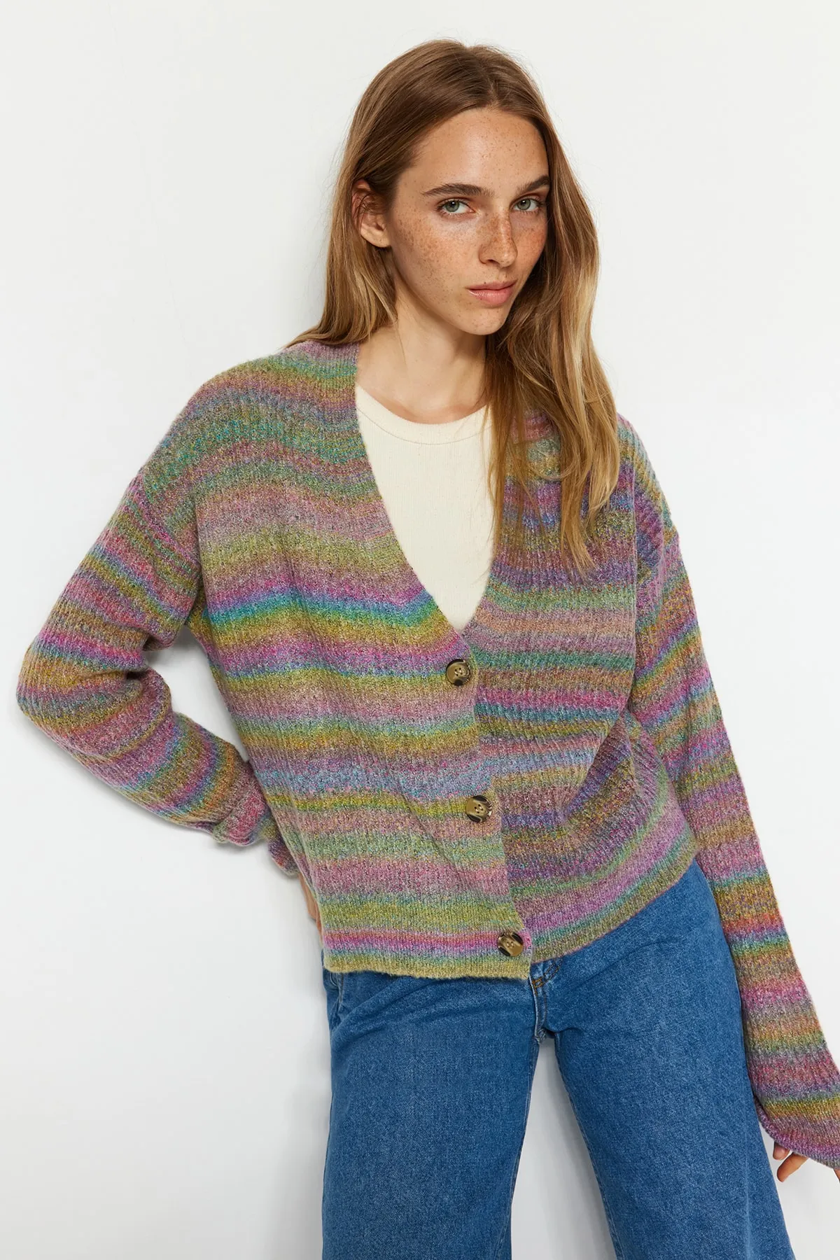 Trendyol Collection  Lila Strickcardigan mit Farbverlauf TWOAW24HI00109