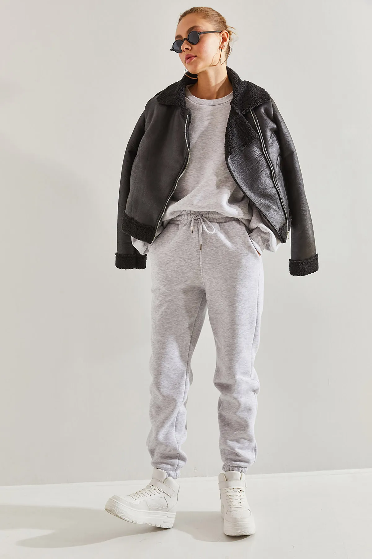 Bianco Lucci  Set aus Oberteil und Unterteil mit drei Fäden und Raglanärmeln für Damen