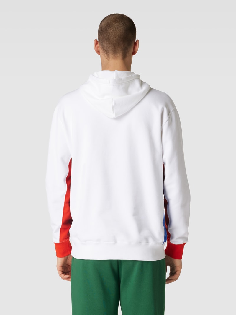 Hoodie mit Känguru-Tasche in weiß