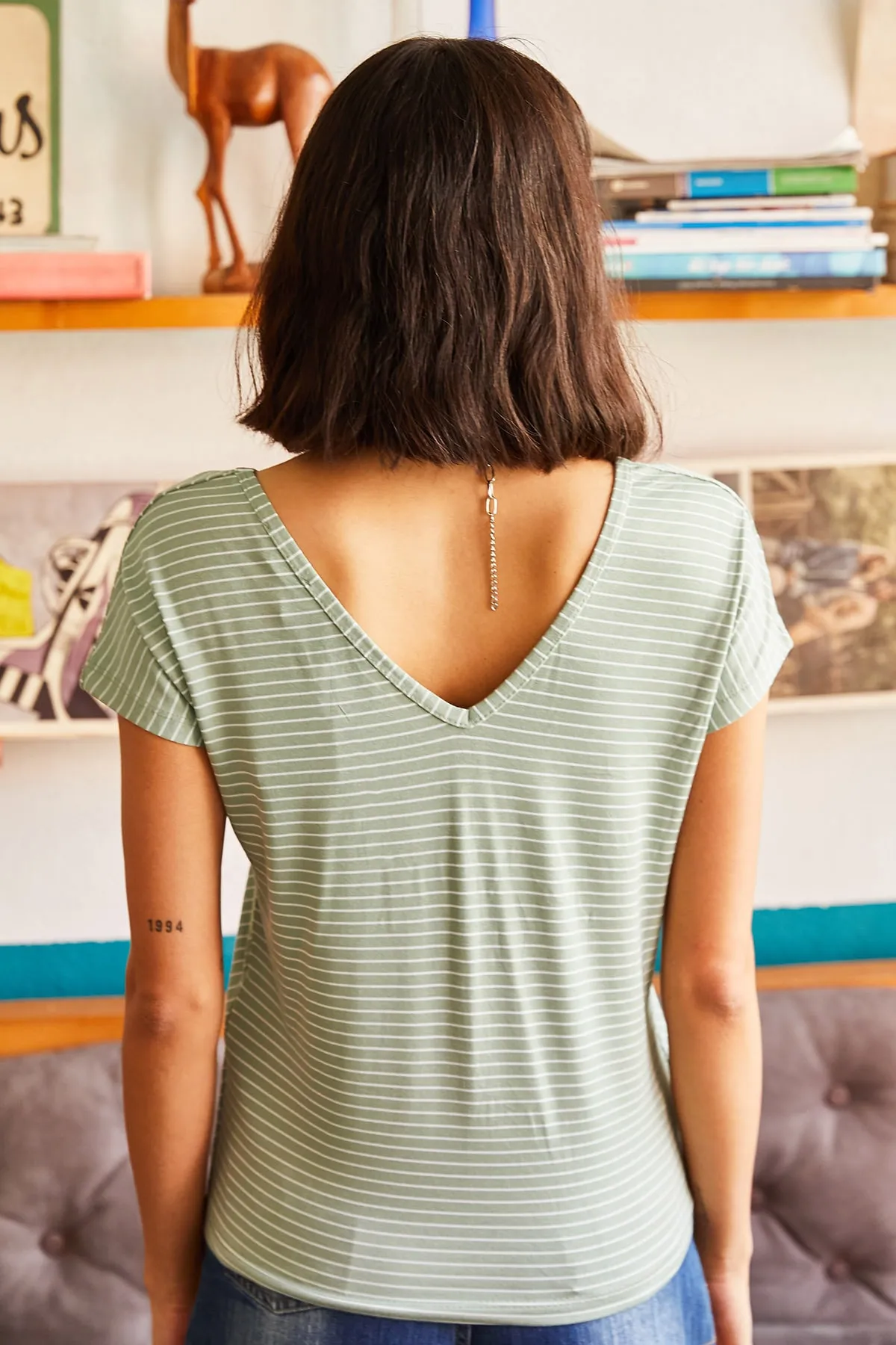 Olalook  Wassergrünes V-Schräg-T-Shirt für Damen vorne und hinten TSH-19000282