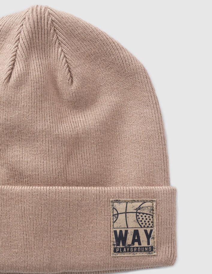 Bonnet beige tricot étiquette basketball garçon