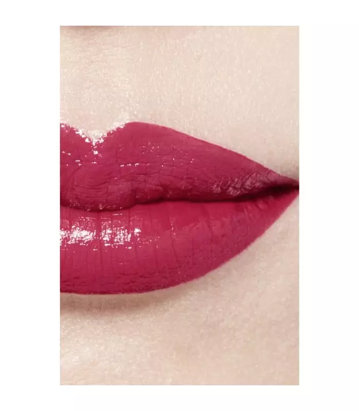 ROUGE COCO BLOOM Le rouge à levrès hydratant et repulpant longue tenue, couleur et brillance intenses
