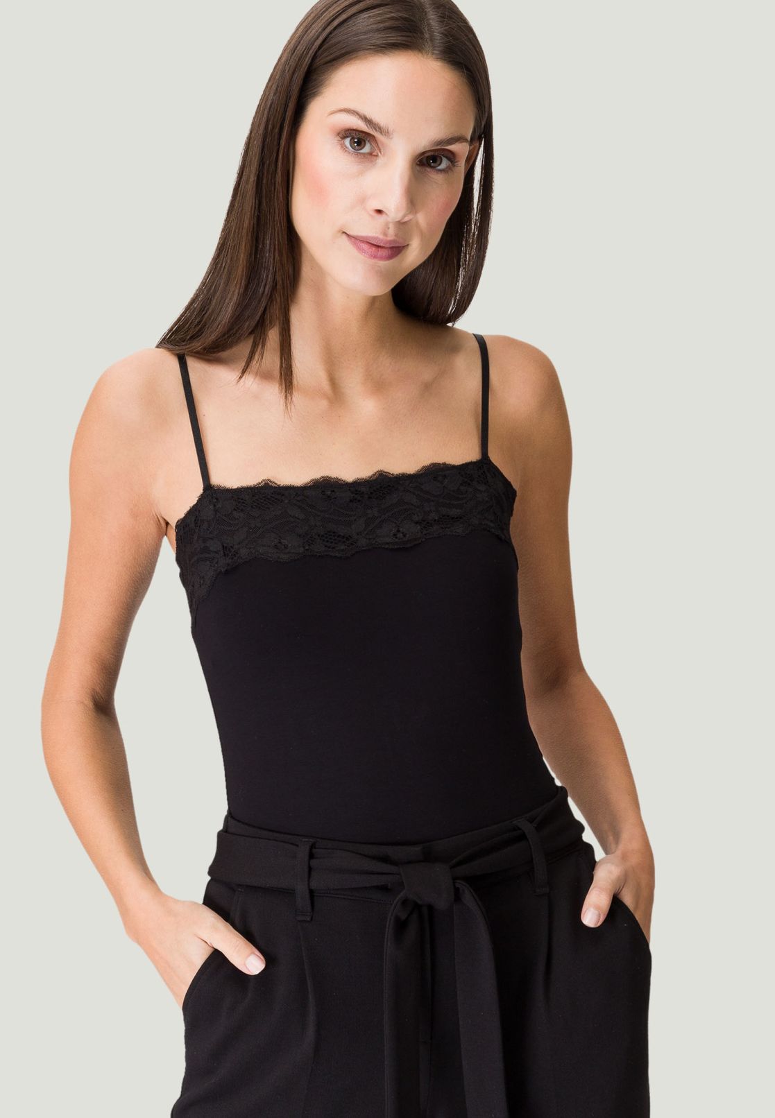 Top mit Spitzenkante Style Tessa
