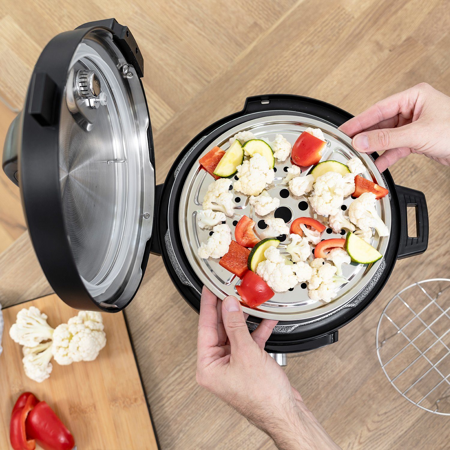 TZS FIRST AUSTRIA Dampfgartopf Druckkochtopf elektrisch 6L, Multikocher, 12 Programme, Reiskocher, Schnellkochtopf, Dampfgarer mit Warmhaltefunktion, Grau-Schwarz