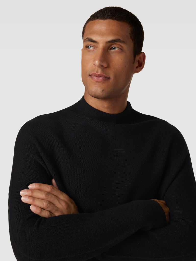 Strickpullover mit Stehkragen Modell 'FNATU' in schwarz