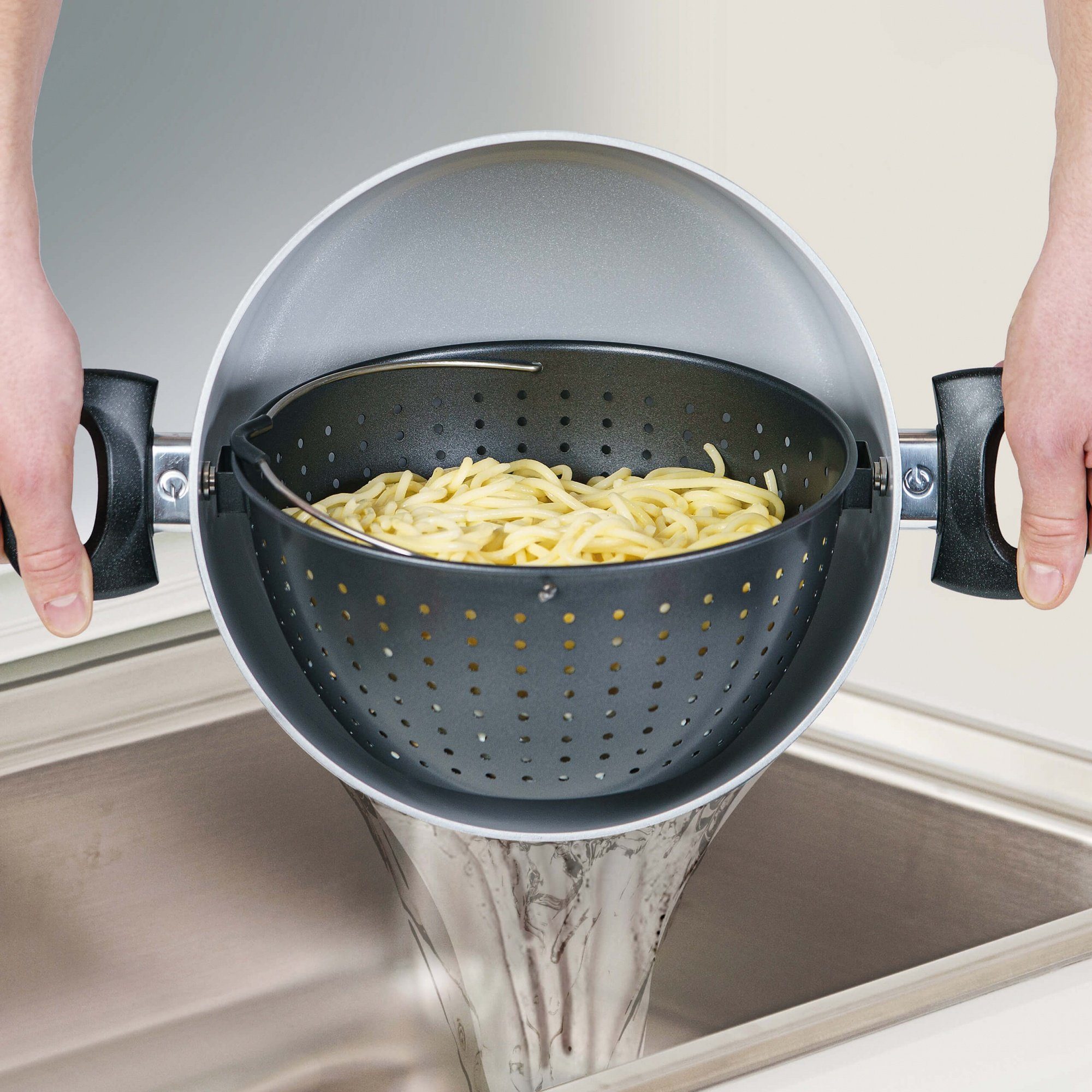 Genius Kochtopf Cerafit Magic Pot, Aluminium, Keramik, Edelstahl 18/10 (Set, 1 Kochtopf 1 Deckel 1 Siebeinsatz), Antihaft-Beschichtung, für alle Herdarten, induktionsgeeignet, spülmaschinengeeignet, Siebeinsatz