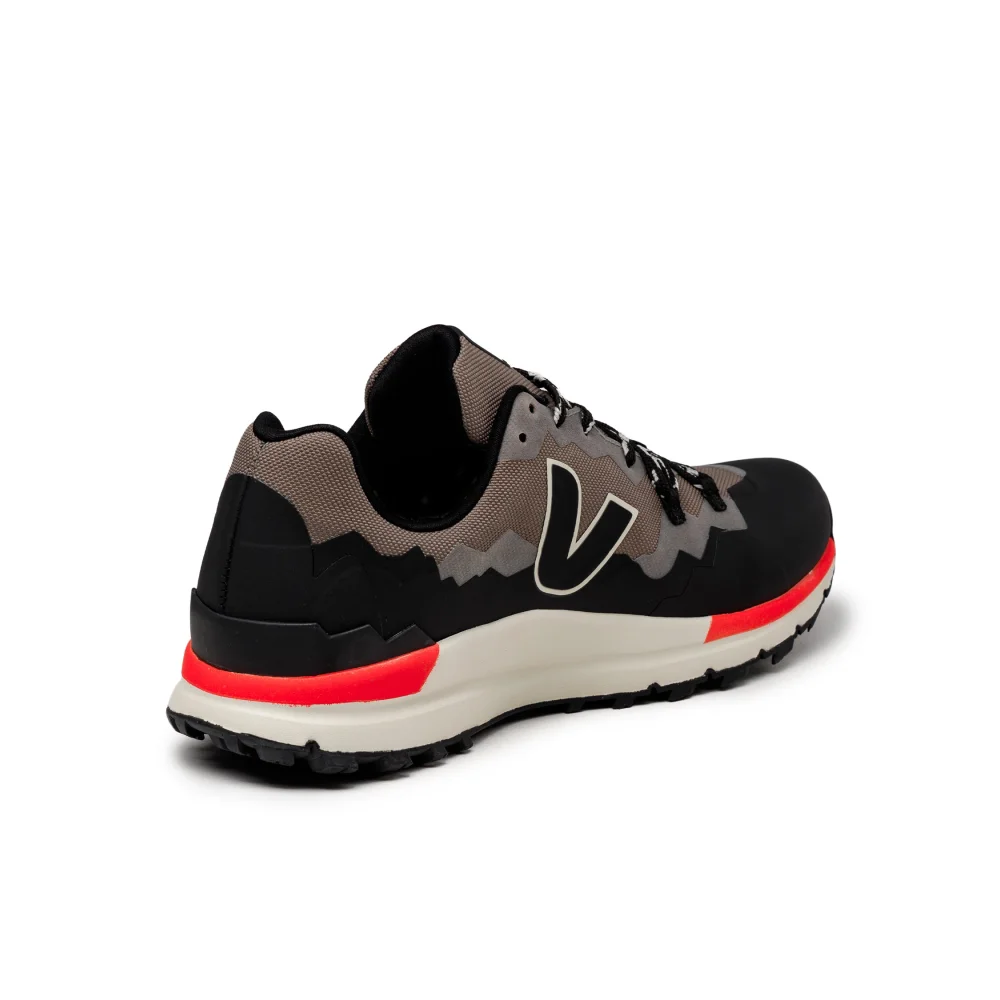 VEJA Fitz Roy Trek Shell FR2303206B / schwarz